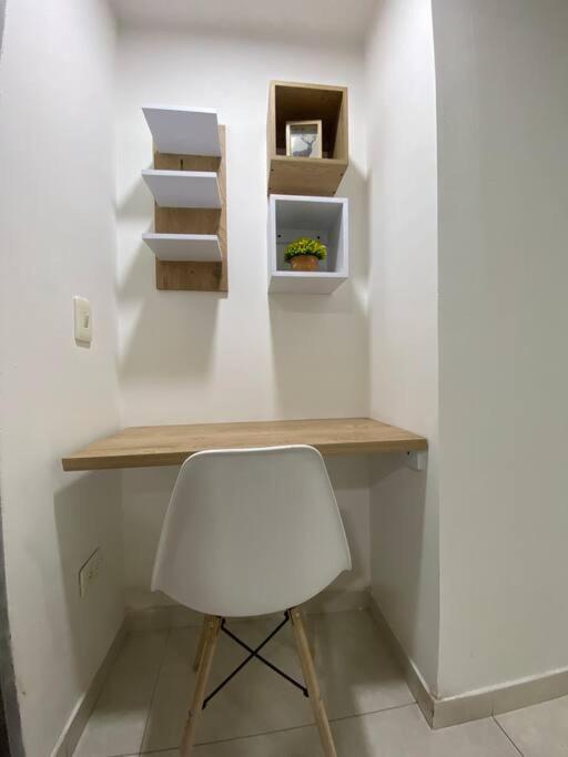Hermoso Apto Cerca Al Aeropuerto Appartement